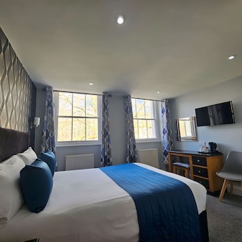 George Hotel