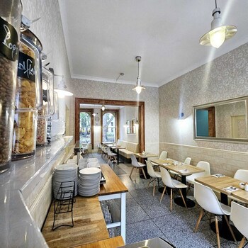George Hotel