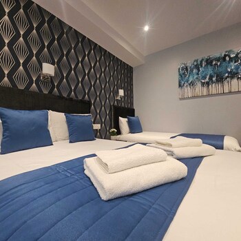 George Hotel
