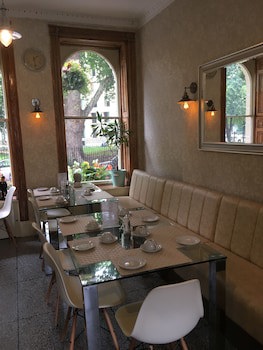 George Hotel