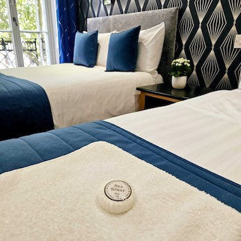 George Hotel