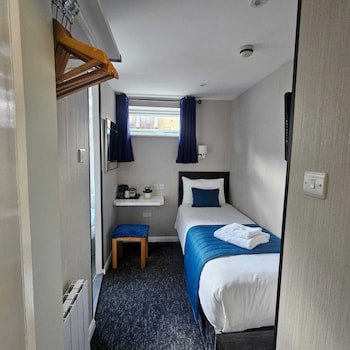George Hotel