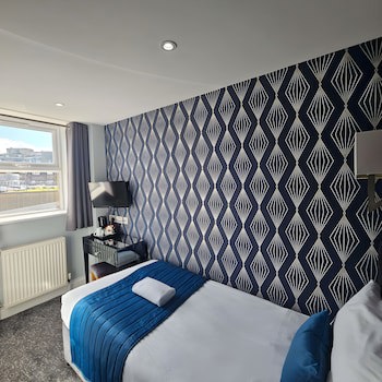 George Hotel