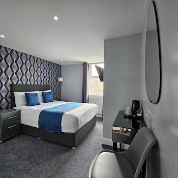 George Hotel