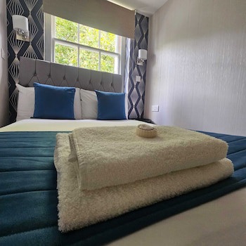 George Hotel