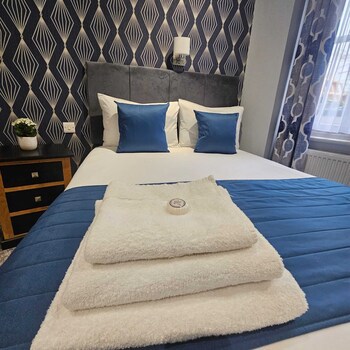 George Hotel