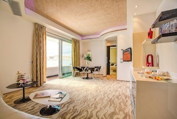 Hotel Premier & Suites galeri fotoğrafı