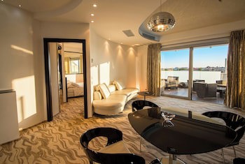 Hotel Premier & Suites galeri fotoğrafı