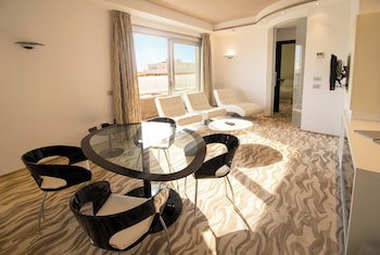 Hotel Premier & Suites galeri fotoğrafı