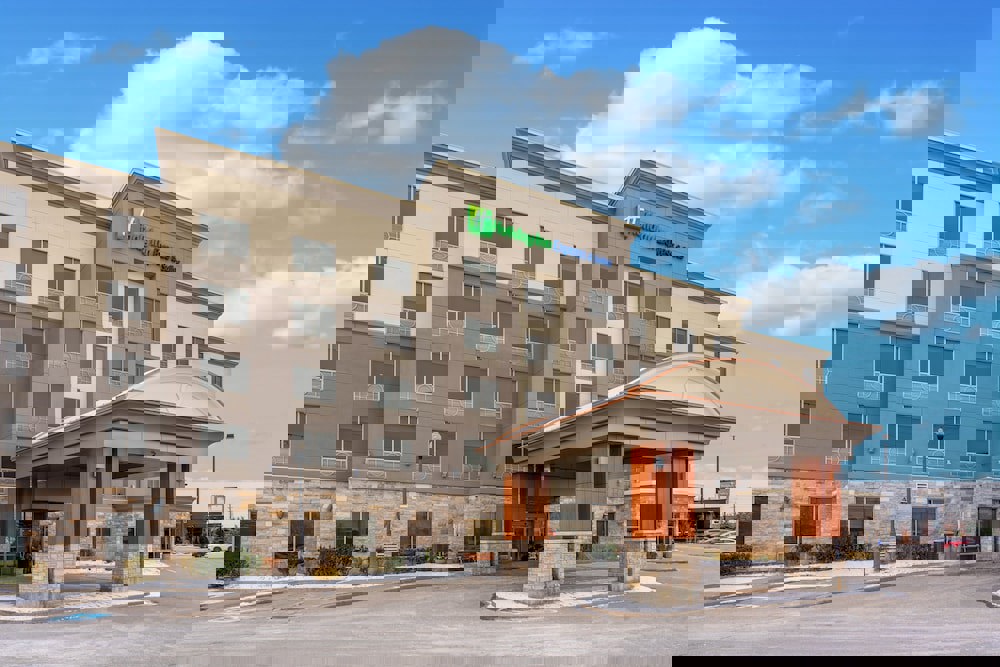 Holiday Inn Express & Suites Vaughan-Southwest by IHG