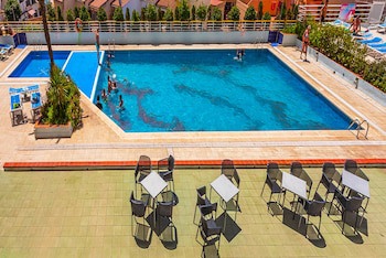 Xon's Platja Aparthotel