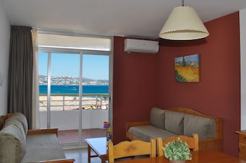 Xon's Platja Aparthotel