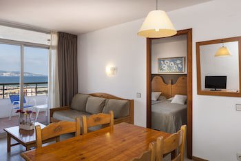 Xon's Platja Aparthotel