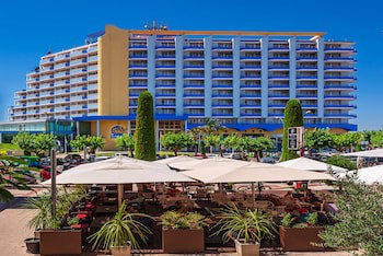 Xon's Platja Aparthotel