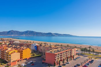 Xon's Platja Aparthotel
