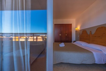 Xon's Platja Aparthotel