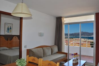 Xon's Platja Aparthotel