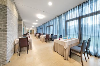 Castilla Termal Balneario De Solares