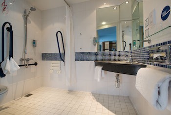 Holiday Inn Express Hamilton, An Ihg Hotel