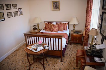 Bush Hotel
