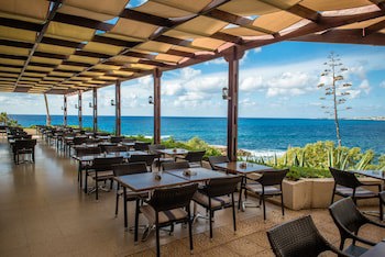 Cynthiana Beach Hotel fotoğrafı