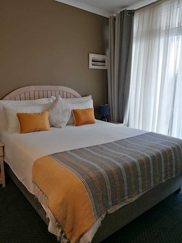 Cape Town Beachfront Apartments At Leisure Bay