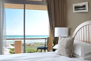 Cape Town Beachfront Apartments At Leisure Bay