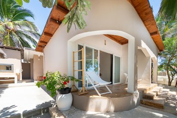Coral Rocks Hotel & Restaurant