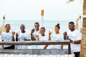 Coral Rocks Hotel & Restaurant