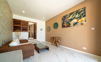 Coral Rocks Hotel & Restaurant