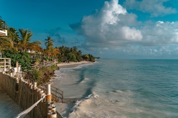 Coral Rocks Hotel & Restaurant
