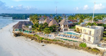 Coral Rocks Hotel & Restaurant