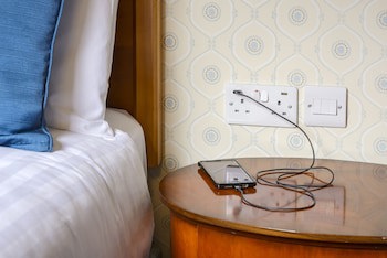 Dromhall Hotel