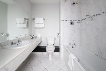 Dromhall Hotel