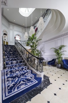 Dromhall Hotel