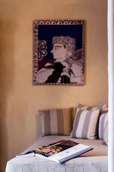 Avalon Boutique Suites Hotel