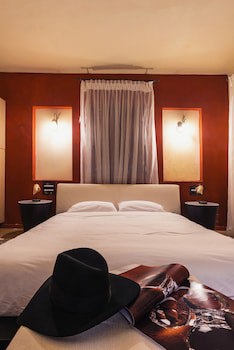 Avalon Boutique Suites Hotel