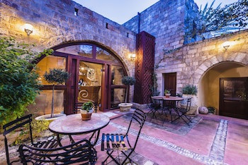 Avalon Boutique Suites Hotel