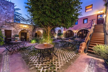 Avalon Boutique Suites Hotel
