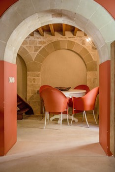 Avalon Boutique Suites Hotel