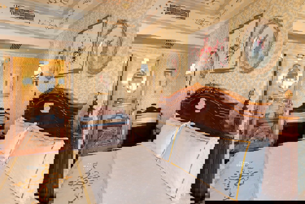 Hong Kong Disneyland Hotel