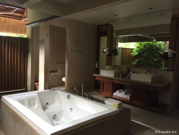Eskaya Beach Resort And Spa