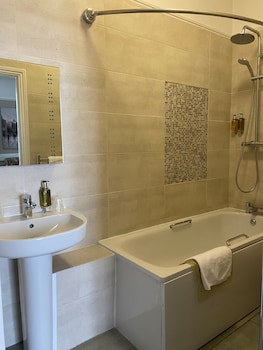 Alton House Hotel