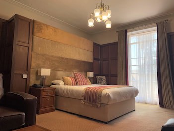Alton House Hotel