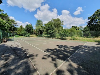 Farnham House Hotel