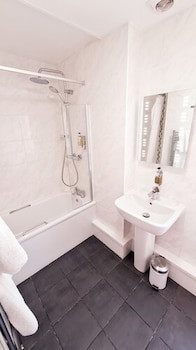 Farnham House Hotel
