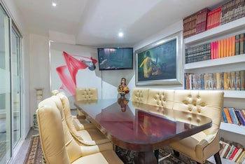 European Life Style Executive Suites & Gallery