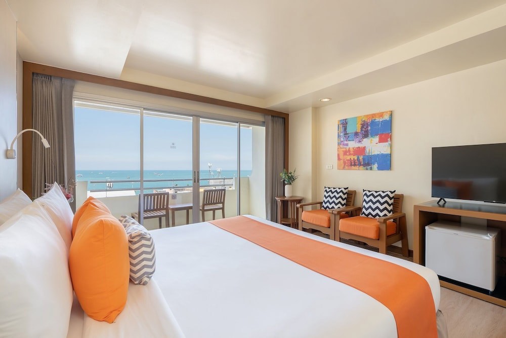 Sunshine Hotel And Residences