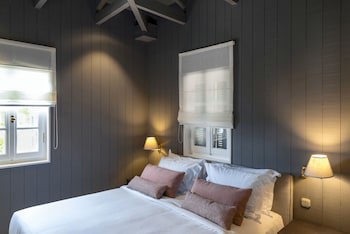 Kefalari Suites