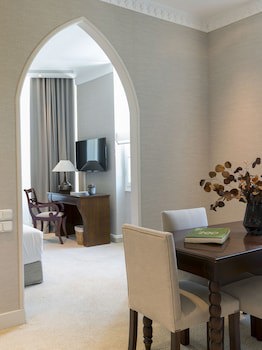 Kefalari Suites